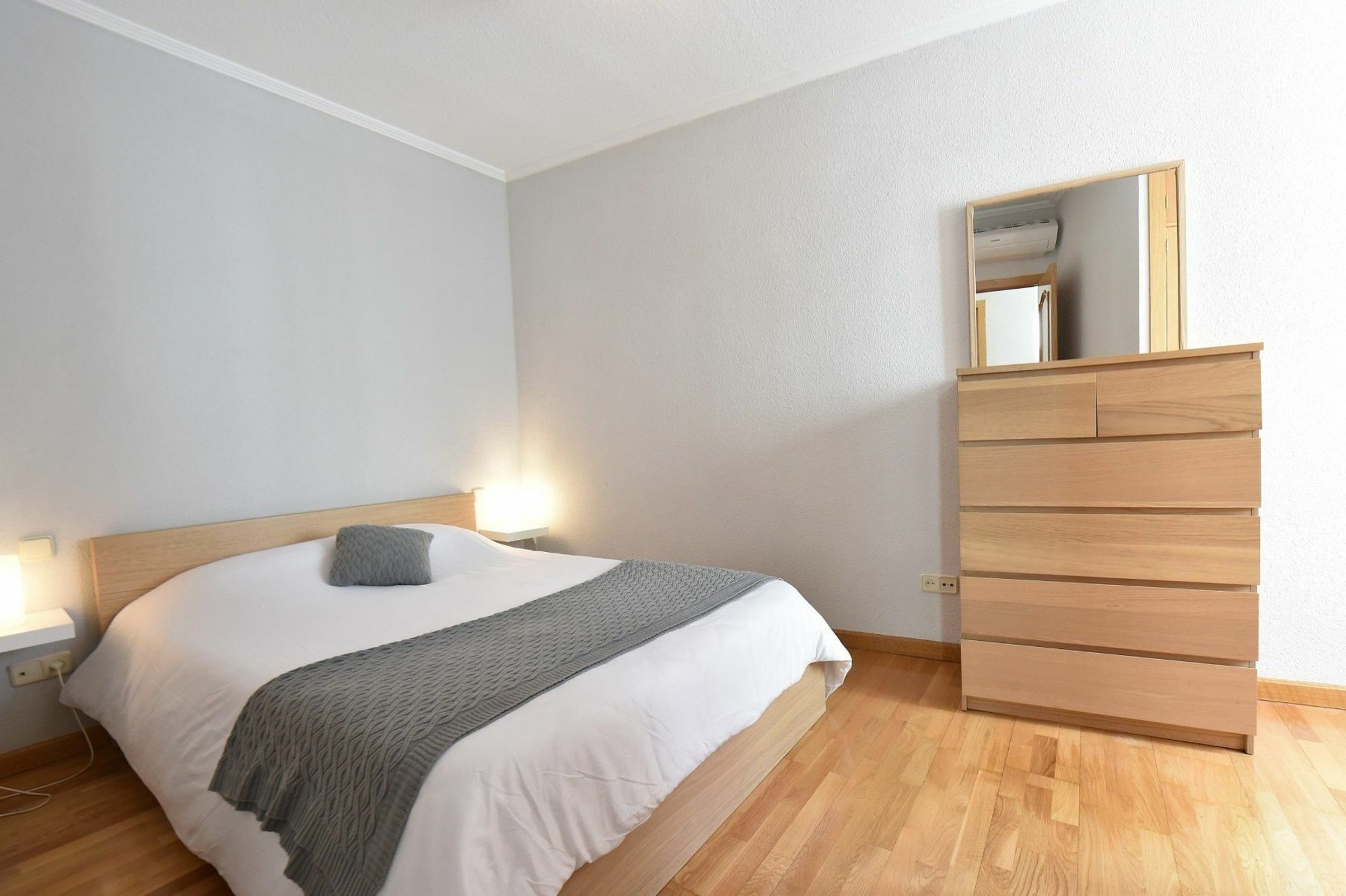For You Rentals Reina Sofia Apartment Temporal Df21 Мадрид Экстерьер фото